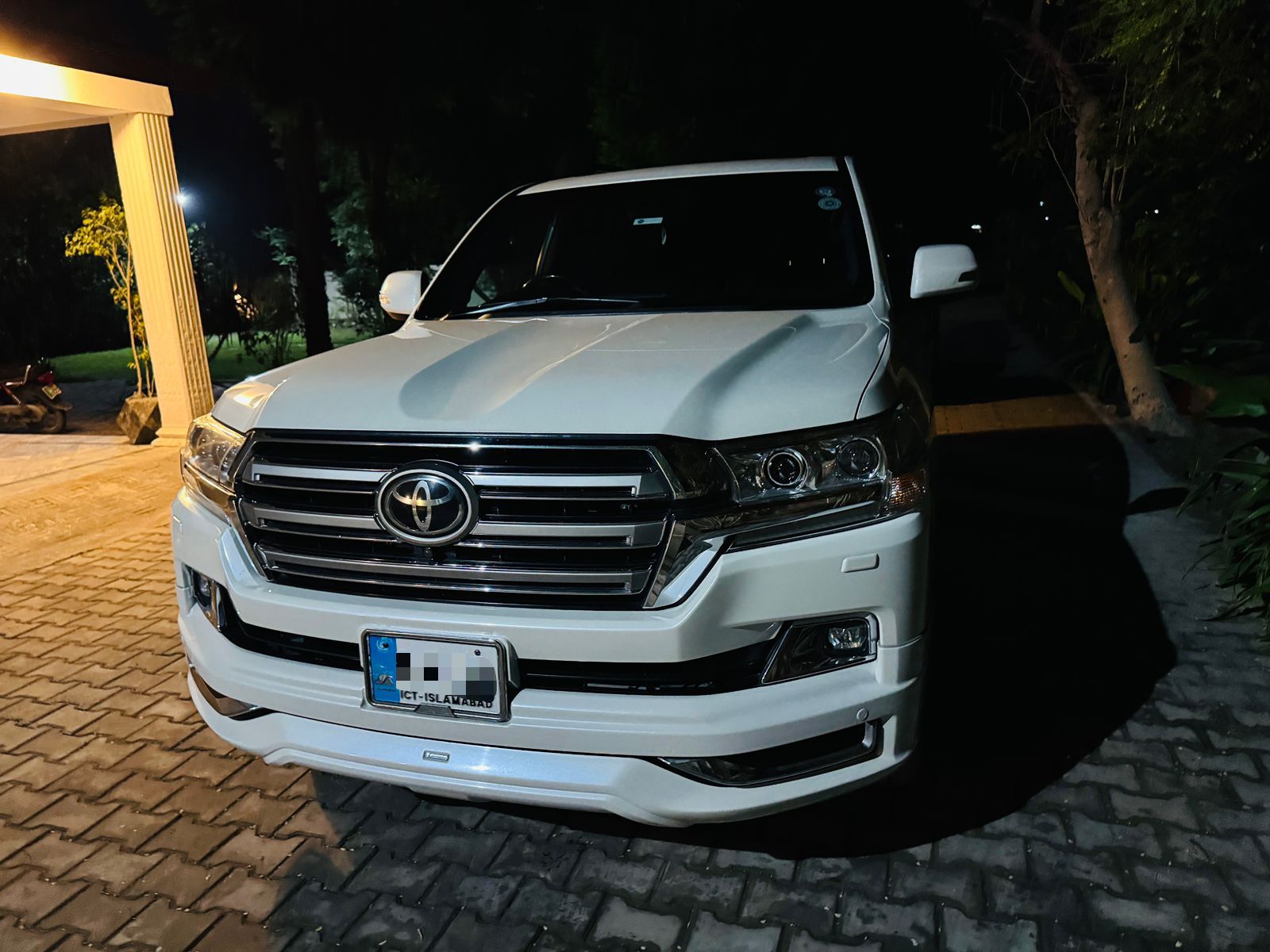 TOYOTA LAND CRUISER V8 ZX (FULL HOUSE)